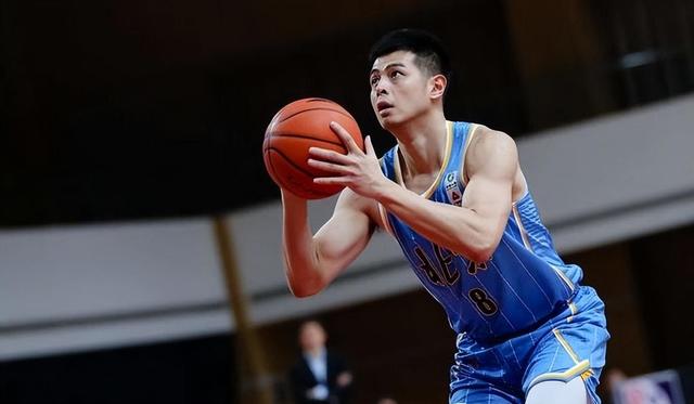 北京负于辽宁，关键时刻失误频频，需总结失败经验