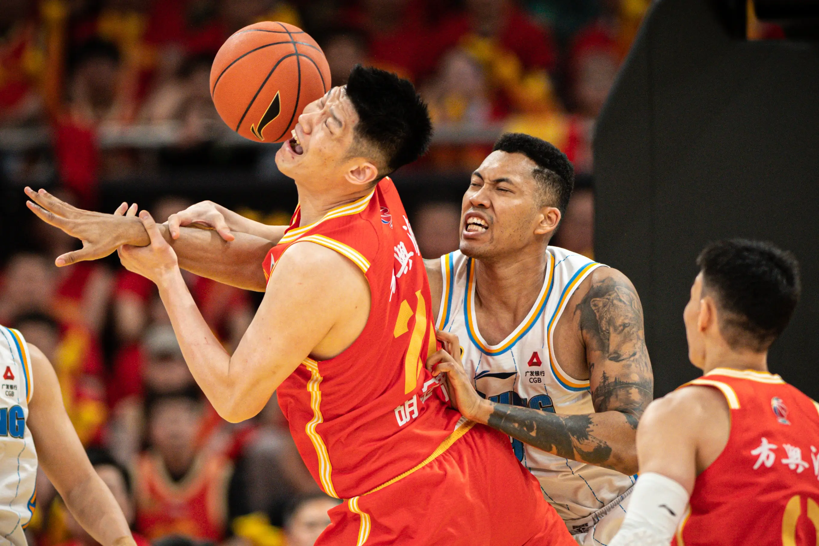 大胜在望！球队依凭出色表现确保下轮晋级