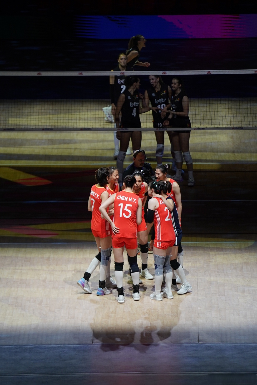 精彩比拼！球员们在赛场上展示实力