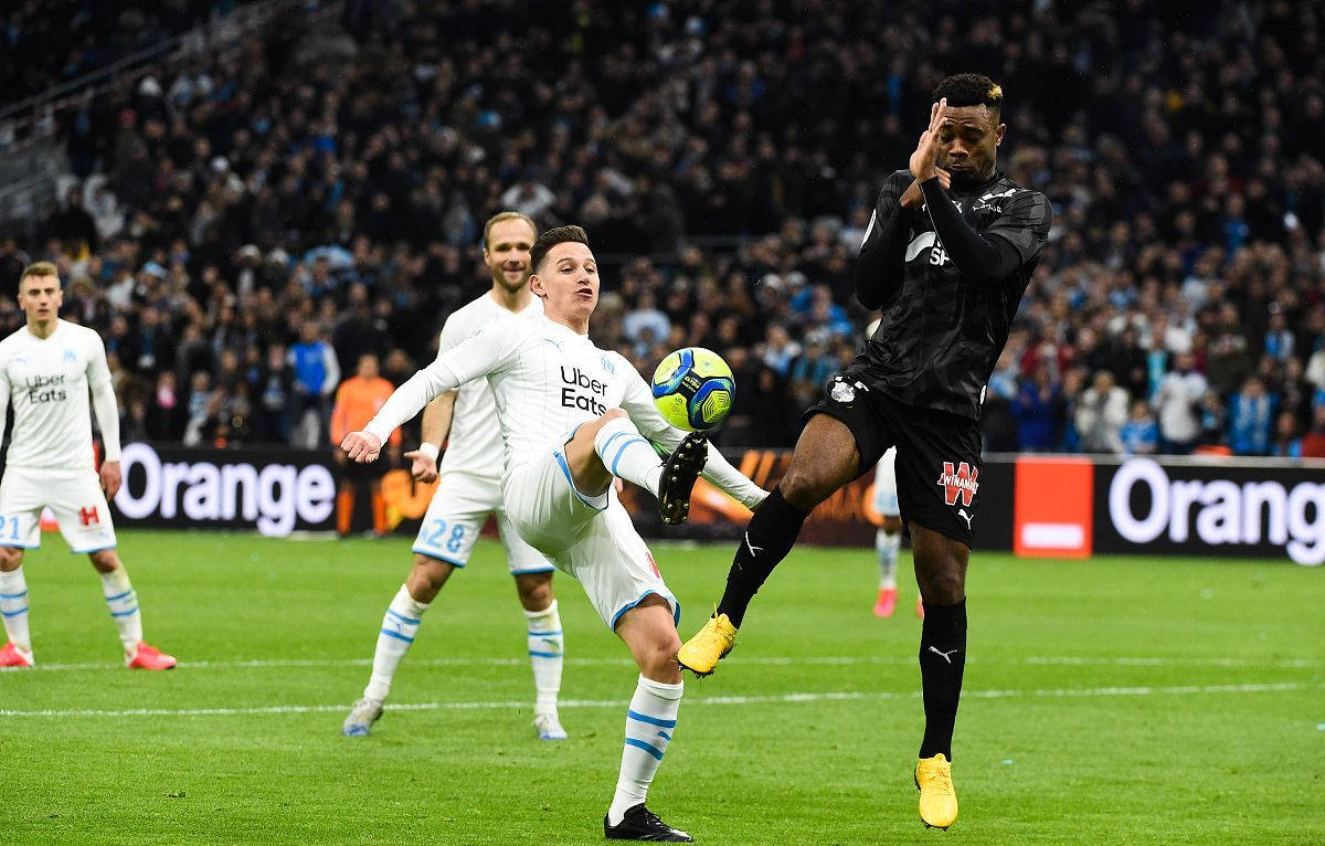 瓦朗谢纳客场战胜甘冈，继续向前迈进