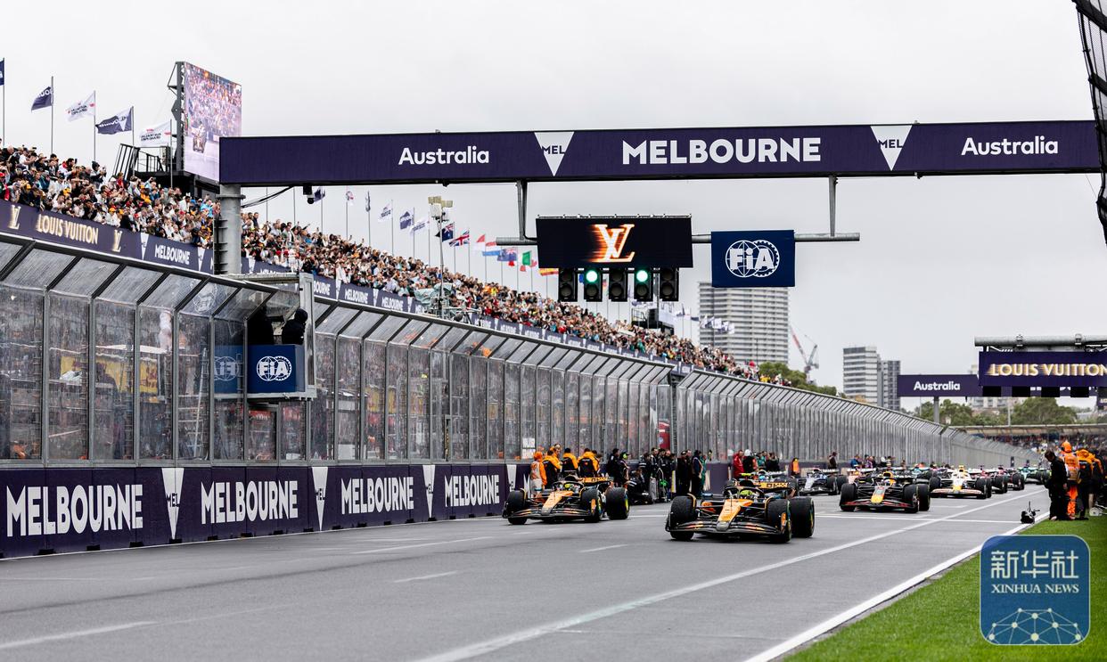 梅赛德斯横扫红牛车队，诺里斯高光表现