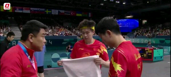 英格兰队碾压瑞典队，马龙扛起全队